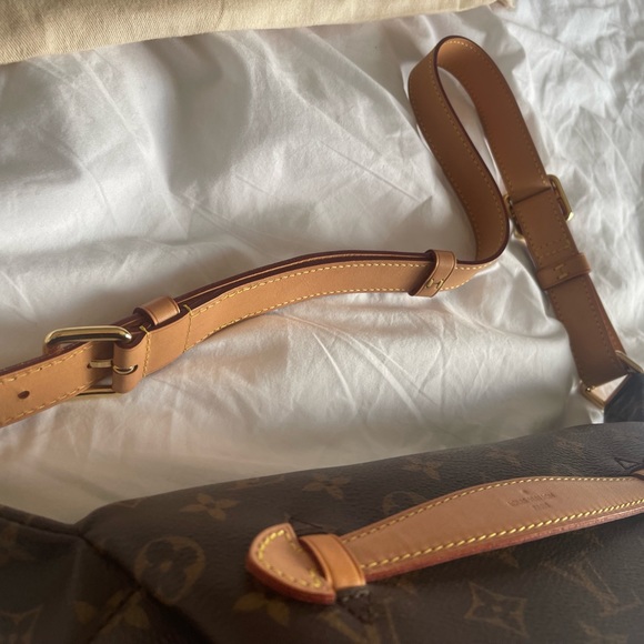 LV Bum Bag - Picture 5 of 6